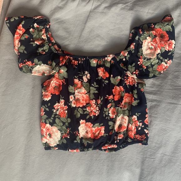 Floral abercrombie and fitch, crop top, size small - Picture 2 of 3